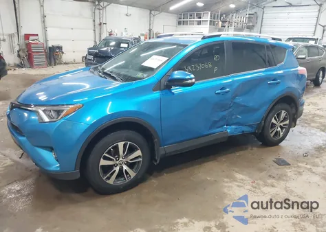 2018 Toyota Rav4 Xle from USA, damaged, VIN JTMWFREV0JD120067